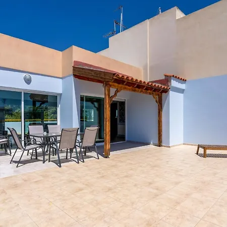 Melograno 3-br W/ Terrace In * Λάρνακα