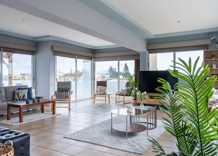 Appartamento Melograno 2-br & Terrace In Larnaca