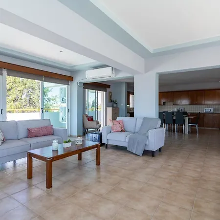 Melograno 3-br W/ Terrace In Apartment Larnaca