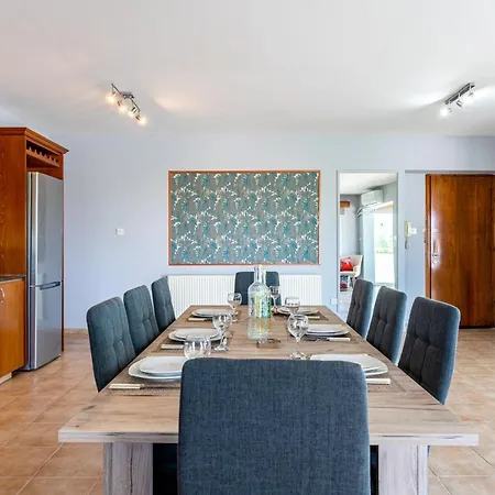 Melograno 3-br W/ Terrace In * Larnaca