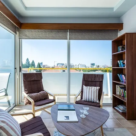 Melograno 3-br W/ Terrace In