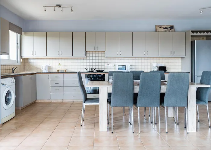 Melograno 2-br & Terrace In * Larnaca